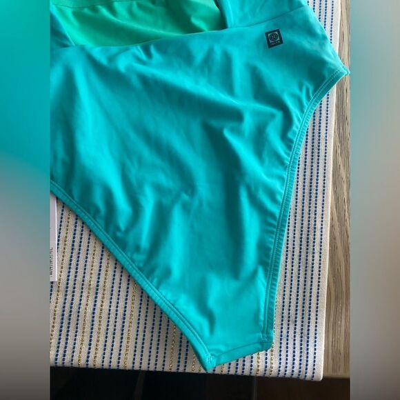 Jolyn Nova Scotia One piece Swimsuit Size XL  Mint Green Deep Back NWT - Picture 13 of 16